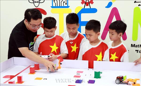 Giúp trẻ tiếp cận sớm với tư duy công nghệ