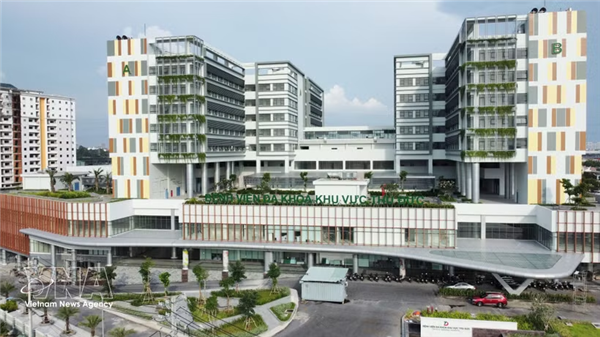 胡志明市：致力将机器人手术技术引入门户医院