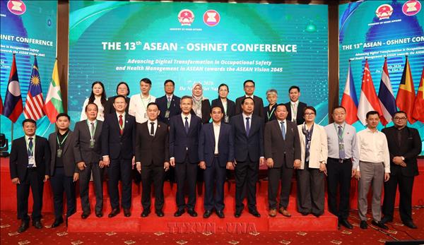 120 đại biểu đến từ 11 quốc gia tham dự Diễn đàn ASEAN-OSHNET lần thứ 13 tại Đà Nẵng