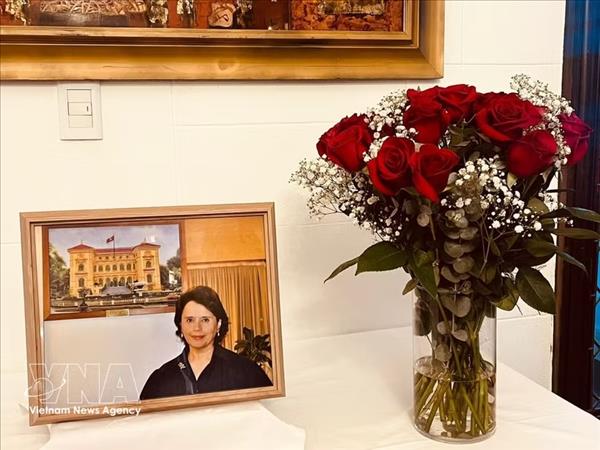 Посольство Вьетнама в Аргентине торжественно провело церемонию памяти Польди Сосы Шмидт
