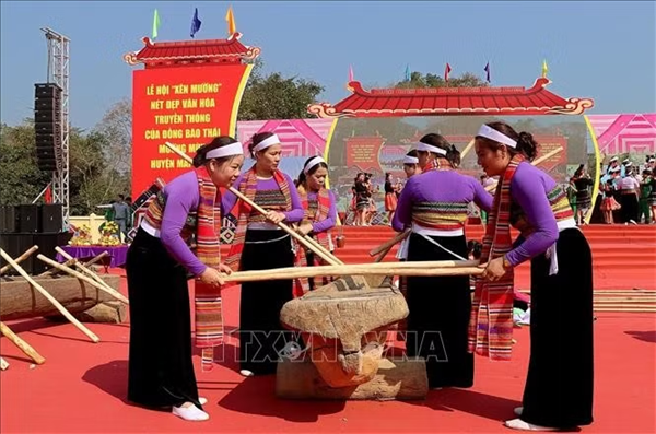 传承傣族同胞Keng Lóng舞蹈艺术