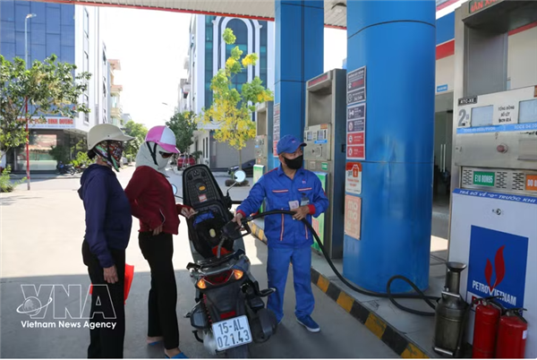 Le biocarburant E10 présente ses premiers avantages environnementaux au Vietnam