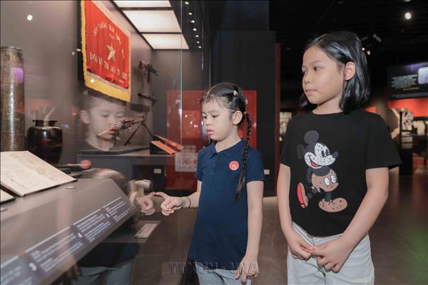 Người giữ lửa ký ức kết nối lịch sử với thế hệ hôm nay