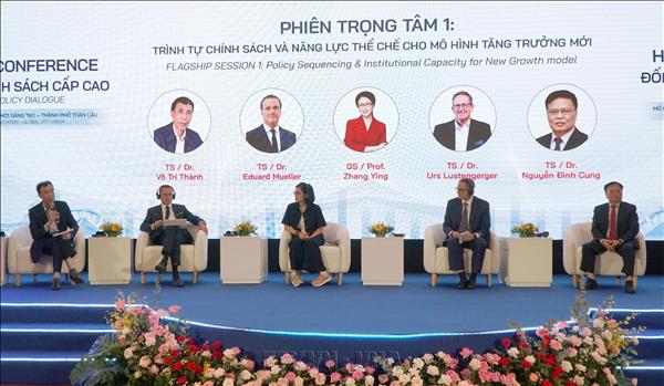 Chuyên gia quốc tế hiến kế phát triển Trung tâm tài chính quốc tế Việt Nam