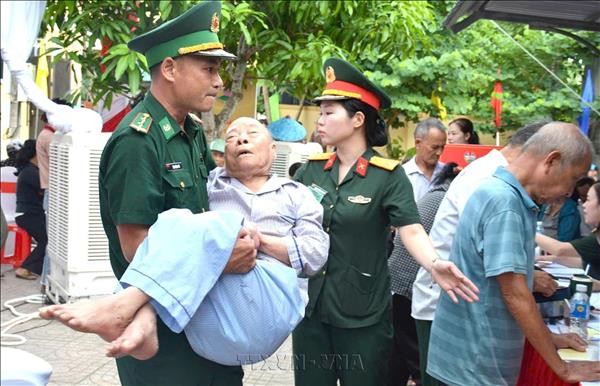 Ấm áp nghĩa tình nơi biên cương Tổ quốc