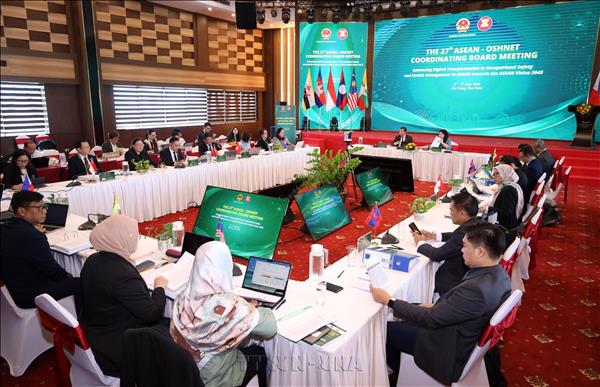 Vietnam takes over ASEAN-OSHNET chairmanship at Da Nang meeting