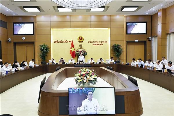 国会常务委员会第四次会议：完善防止大规模杀伤性武器扩散法律框架