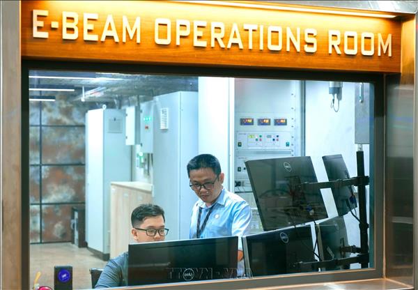 Nhà máy đầu tiên vận hành cả hai công nghệ chiếu xạ cho xuất khẩu trái cây sang Mỹ