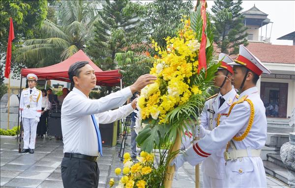 Dâng hương tưởng nhớ nhân 114 năm Ngày sinh Tổng Bí thư Nguyễn Văn Cừ