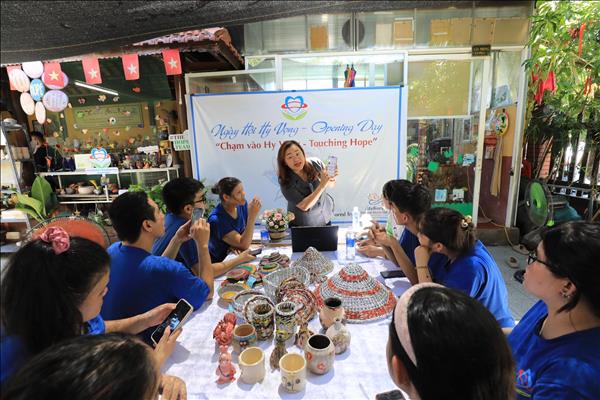 Nơi những phận đời kém may mắn tự tay dệt nên hy vọng