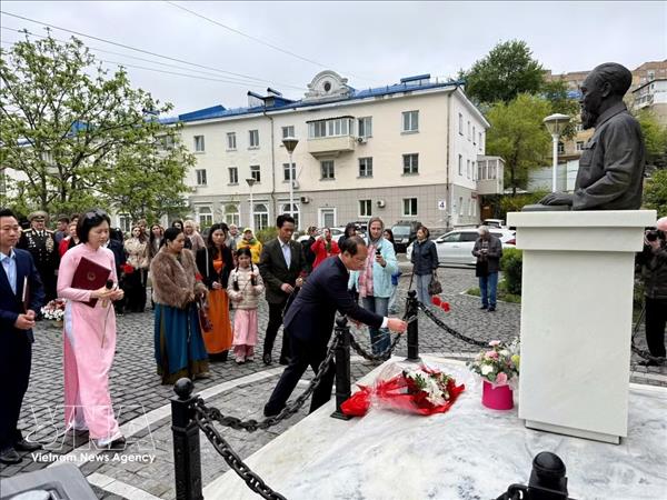 Vladivostok honore le président Hô Chi Minh en rebaptisant un arrêt de bus