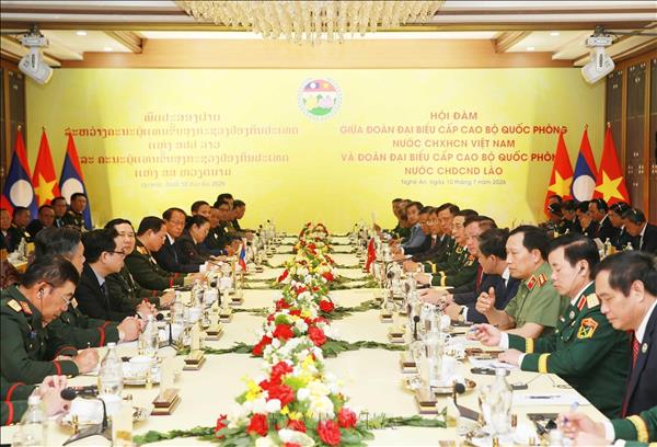 Hội đàm giữa Đoàn đại biểu cấp cao Bộ Quốc phòng hai nước Việt Nam - Lào