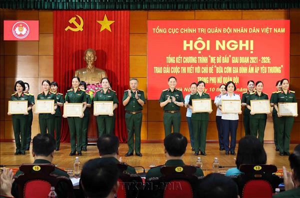 Phụ nữ Quân đội hỗ trợ gần 1.000 trẻ mồ côi