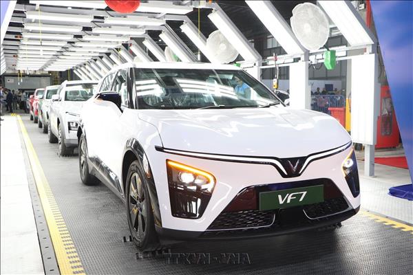 Продажи автомобилей VinFast в первом полугодии выросли на 72%
