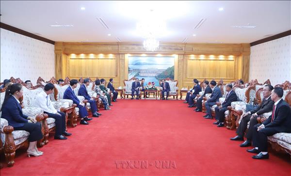 Impulsan cooperación entre localidades de Vietnam y Laos
