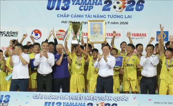 Đội Sông Lam Nghệ An giành cúp vô địch Giải Bóng đá thiếu niên (U13) toàn quốc