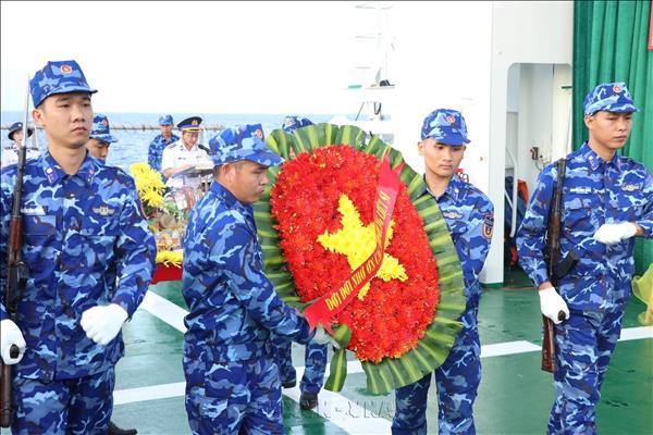 Tưởng niệm các Anh hùng liệt sĩ tàu không số C43B