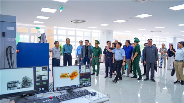 Vietnam, Cambodia survey implementation of cross-border road transport through Tan Nam – Meun Chey border gates