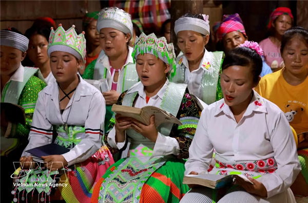 Le numérique transforme la pratique religieuse au Vietnam