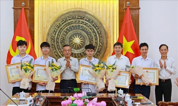 Tuyên dương học sinh giành huy chương Olympic quốc tế và khu vực năm 2026