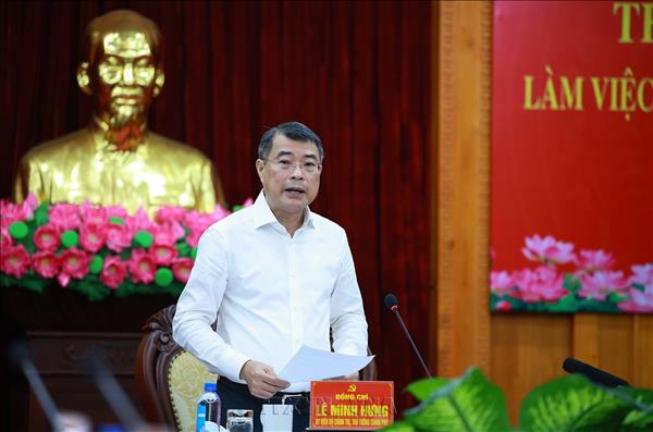 ນາ​ຍົກ​ລັດ​ຖະ​ມົນ​ຕີ ເລ​ມິງ​ຮຶງ: ຫັນ​ທ່າ​ໄດ້​ປຽບ​ຂອງ​ດ່ານ​ຊາຍ​ແດນ​ກາຍ​ເປັນ​ກຳ​ລັງ​ໜູ​ນ​ການ​ເຕີບ​ໂຕ​ຂອງ​ແຂວງ ລ້າງ​ເຊີນ