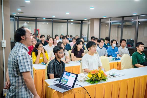 La 10ᵉ École vietnamienne sur les neutrinos à Gia Lai
