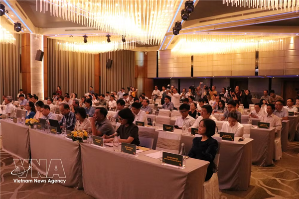 岘港首次举办国际玉灵人参与药材节