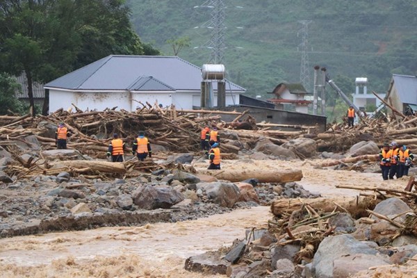 Les catastrophes naturelles causent dimportants dégâts dans les provinces montagneuses du Nord