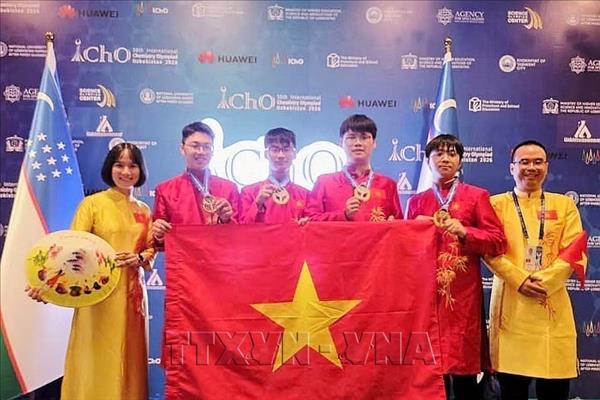 Vietnamese students perform impressively at Intl Chemistry, Biology Olympiads