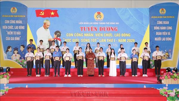 Trao gần 2 tỷ đồng voucher hỗ trợ đoàn viên, người lao động