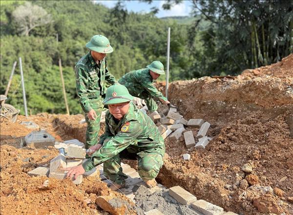 Chung sức xây trường, chắp cánh ước mơ nơi biên cương