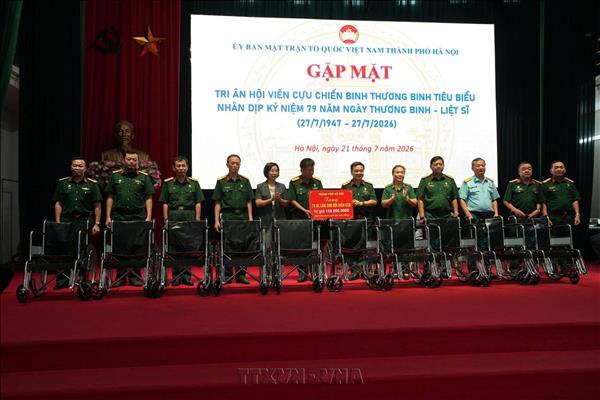 Phát triển kinh tế đi đôi với chăm lo tốt hơn cho người có công với cách mạng