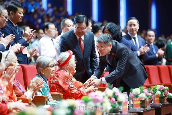 Thủ tướng Lê Minh Hưng: Chăm lo người có công với cách mạng là chủ trương nhất quán, thể hiện tính nhân văn sâu sắc