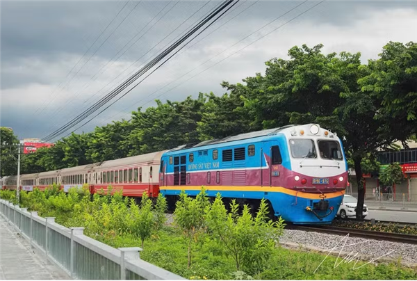 越南铁路焕发新生：以旅游与遗产列车辟新发展路径