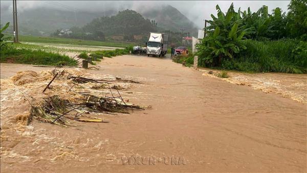 Hanoi, northern localities on alert as heavy rain returns