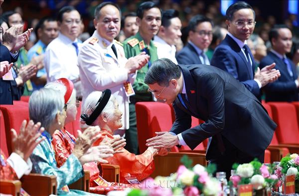 Thủ tướng dự Hội nghị Tri ân người có công với cách mạng toàn quốc năm 2026