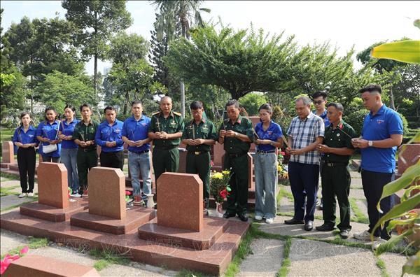 Trung tâm Thông tấn xã Việt Nam khu vực phía Nam tri ân các anh hùng liệt sĩ