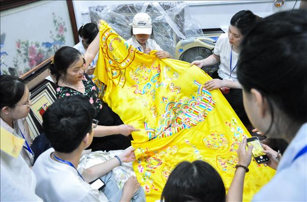  Cùng sinh viên đi tìm lời giải cho sự hồi sinh của các làng nghề