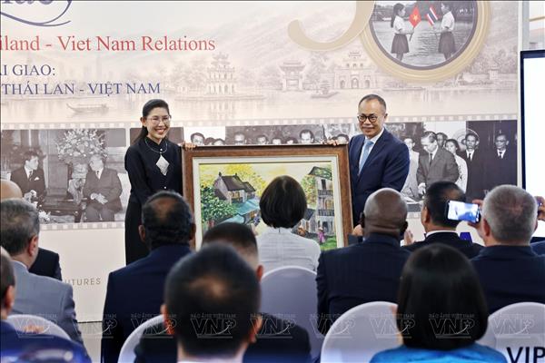 外交视角图片展回顾越泰建交50周年