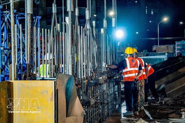 Ligne 5 du métro de Hanoï : Pose réussie dune cage darmature de 38 tonnes à la station S3