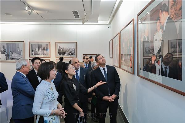 Photo exhibition celebrates 50 years of Vietnam-Thailand diplomatic relations