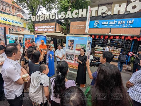 Hạnh phúc Cam: Triển lãm lan tỏa nghị lực sống của nạn nhân chất độc da cam