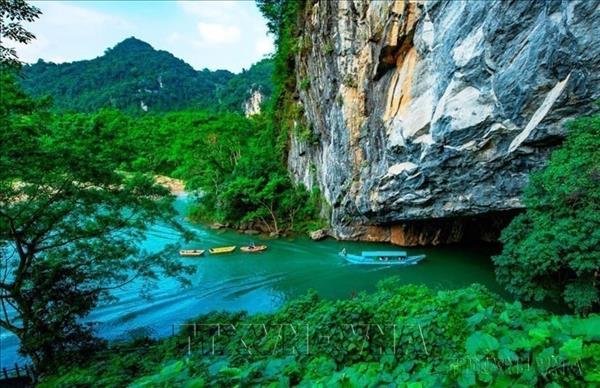 Tickets for Hue–Phong Nha tourist train go on sale