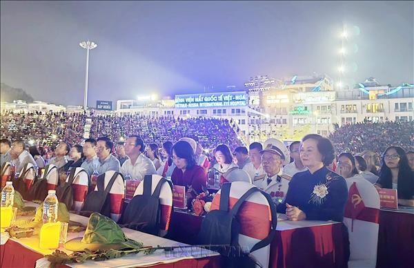Phó Thủ tướng Phạm Thị Thanh Trà dự chương trình nghệ thuật đặc biệt Mãi mãi tuổi 20