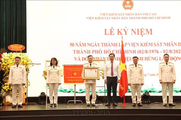 Hướng tới hình mẫu của nền công tố và kiểm sát hiện đại