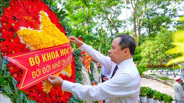 Tri ân các Anh hùng liệt sĩ ngành Giao bưu - Thông tin
