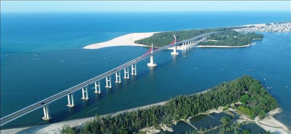Cầu vượt cửa biển Thuận An - biểu tượng mới của một đô thị Huế hiện đại