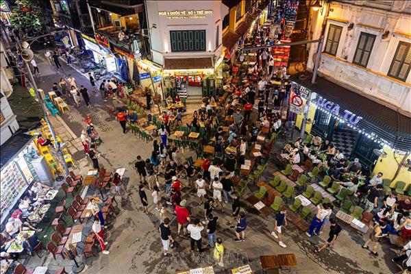 Vietnam avanza hacia la meta de 25 millones de turistas extranjeros