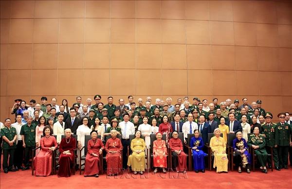 Phó Chủ tịch Quốc hội Nguyễn Thị Thanh gặp mặt Đoàn đại biểu người có công với cách mạng tiêu biểu