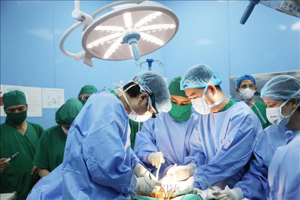 Primer trasplante multiorgánico en Hospital Bai Chay salva cinco vidas en Vietnam
